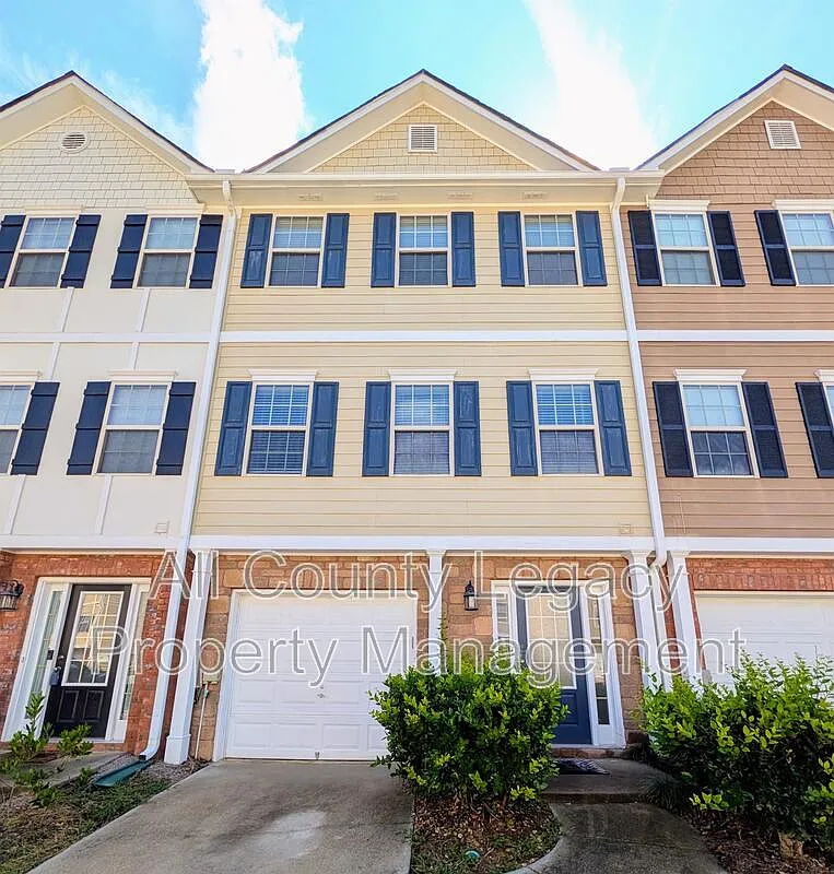 3 bed, 3.5 bath, 2069 sqft, $1,995 — Photo 2