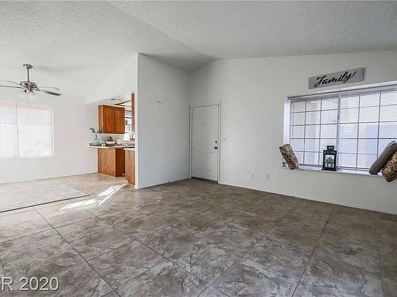 5th image of 248 Sacramento Dr
