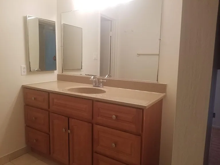 2716 Oak Rd #115 — Photo 9
