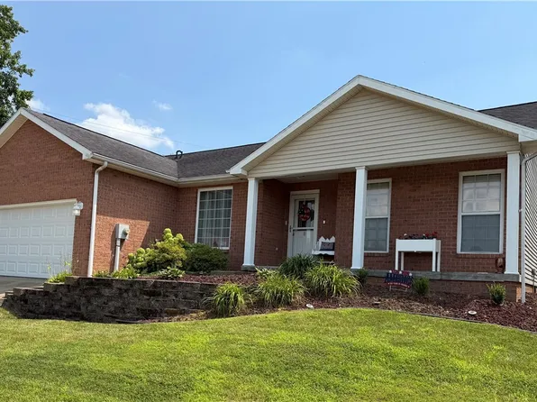 2218 Packard Ct, North Parkersburg, WV 26104