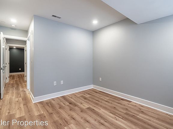 3rd image of 1728 Memorial Ave #1
