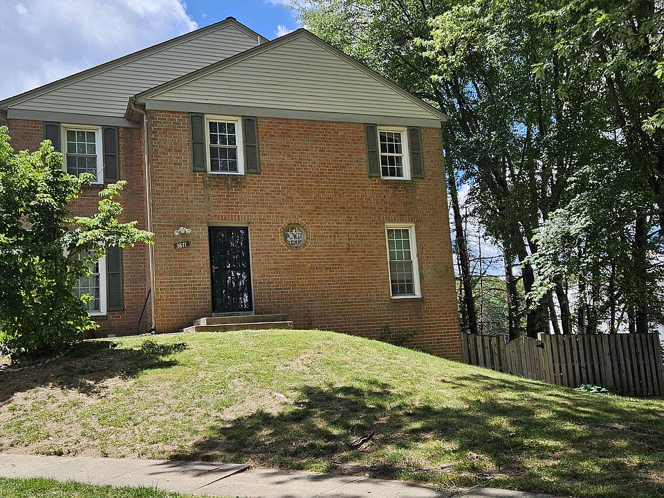 Front of home with added curbside parking