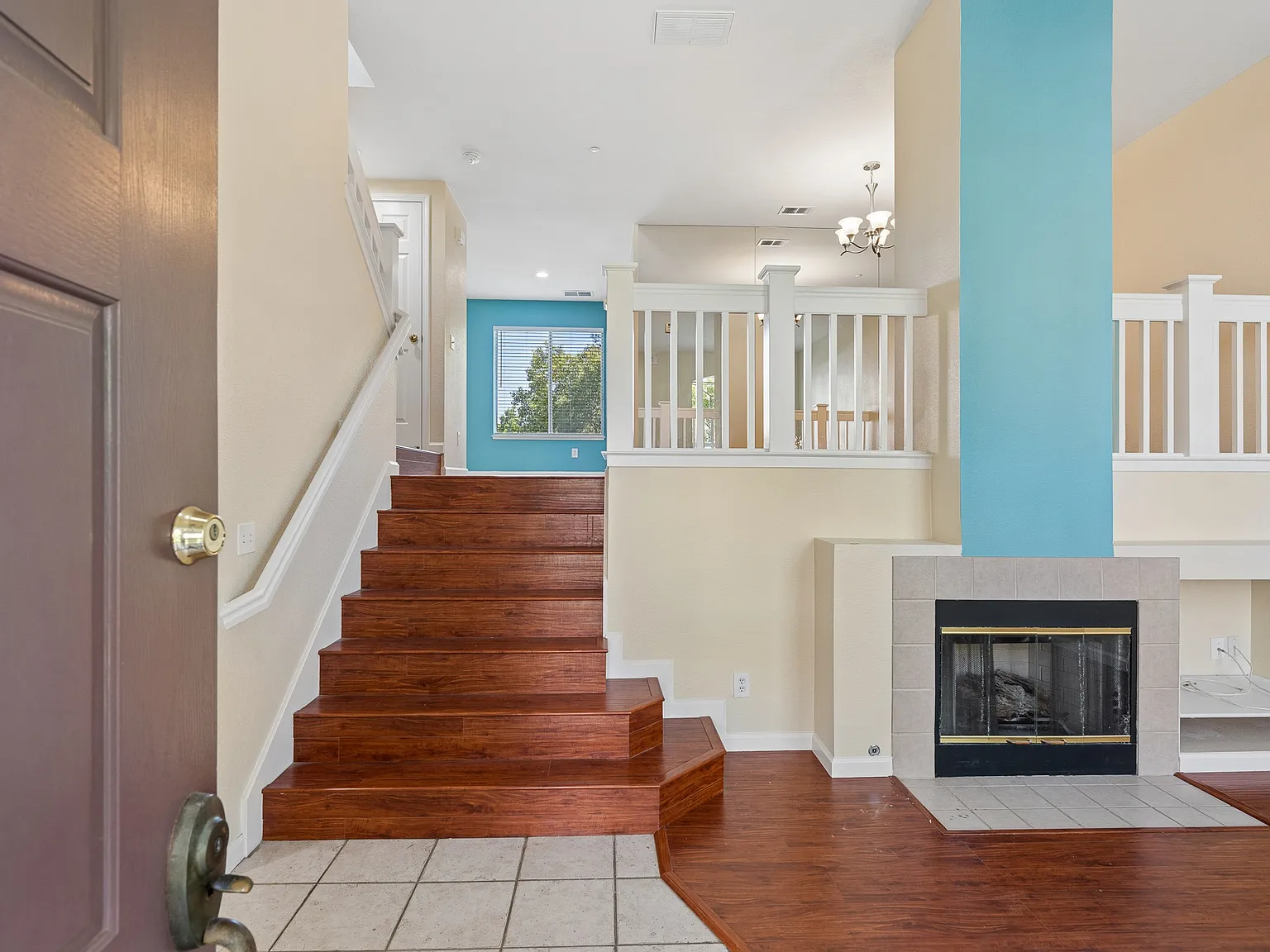 3 bed, 2.5 bath, 1400 sqft, $4,400 — Photo 3