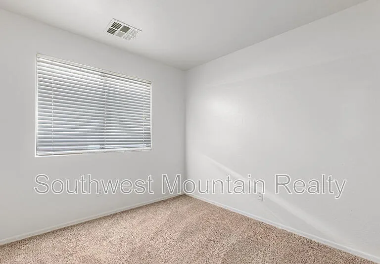 1140 W Oak Tree Ln — Photo 27