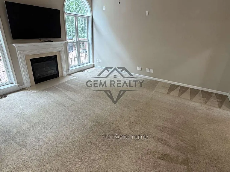 10410 Silver Creek Ct — Photo 32
