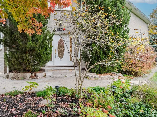 145 Old Surrey Ln, Richmond Hill, ON L4C 6R9