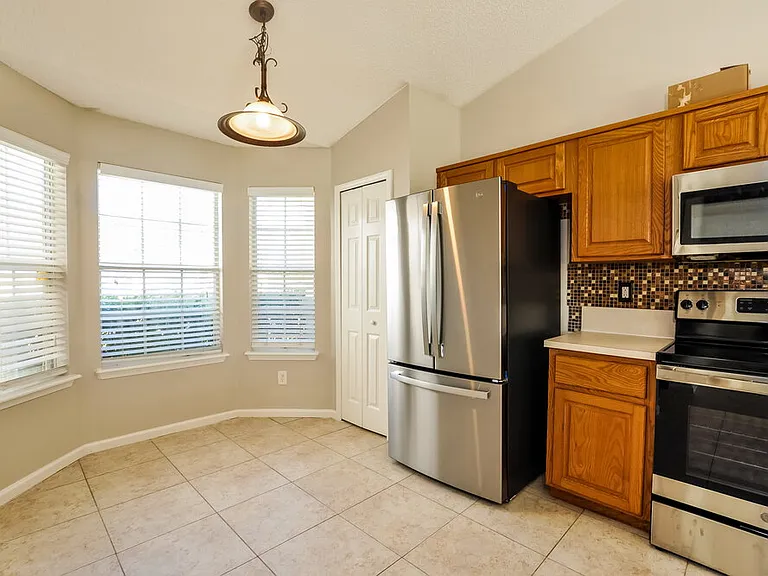 1371 Summerbrook Dr — Photo 7