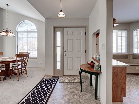 5th image of 464 Canterbury Dr #11A-1