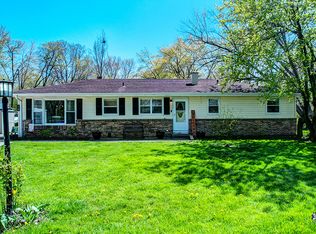 319 Croyden St, Spring Grove, IL 60081