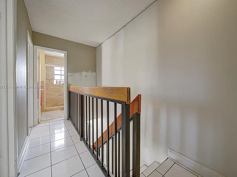 12262 SW 17th Ln #101-V — Photo 4