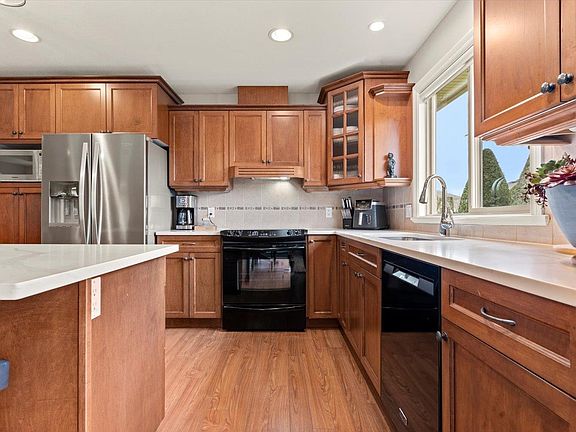 5th image of 46000 Thomas Rd #177