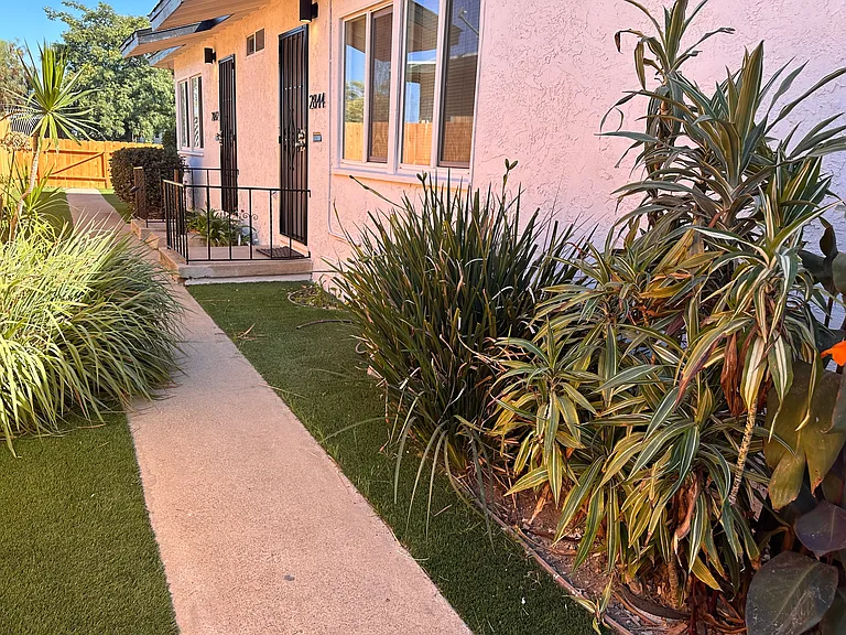 2844 Fairmount Ave — Photo 12