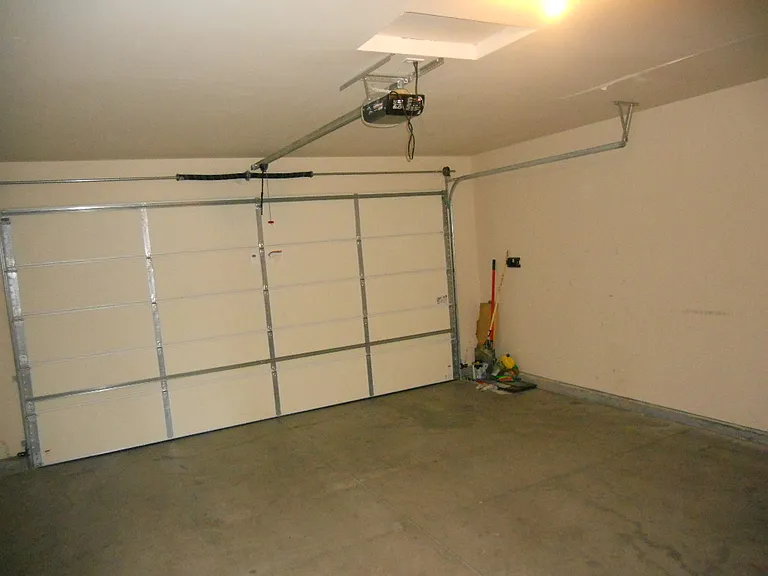 126 NE Lotus Ct — Photo 19