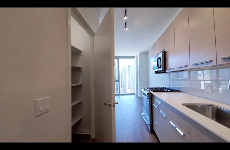 800 W Madison St — Photo 7