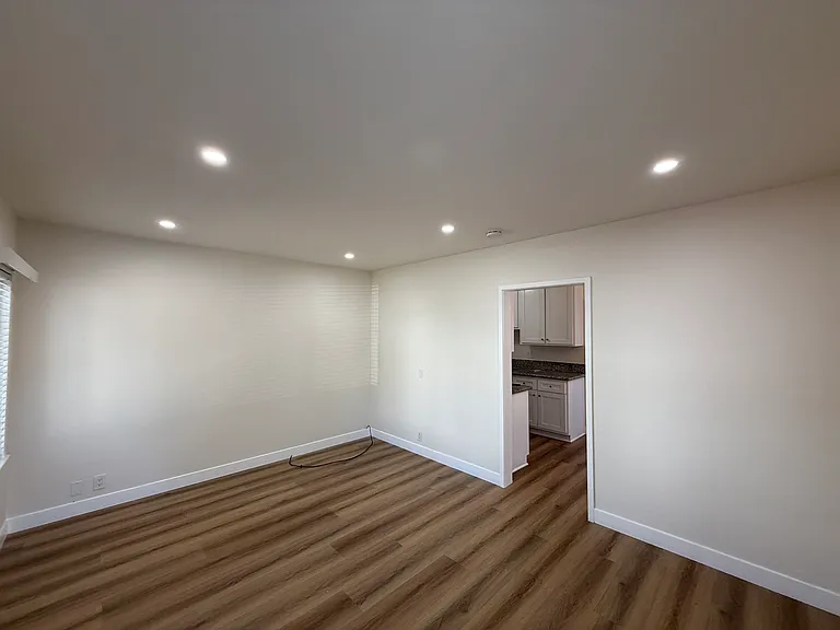 2200 W Olive Ave #111 — Photo 7
