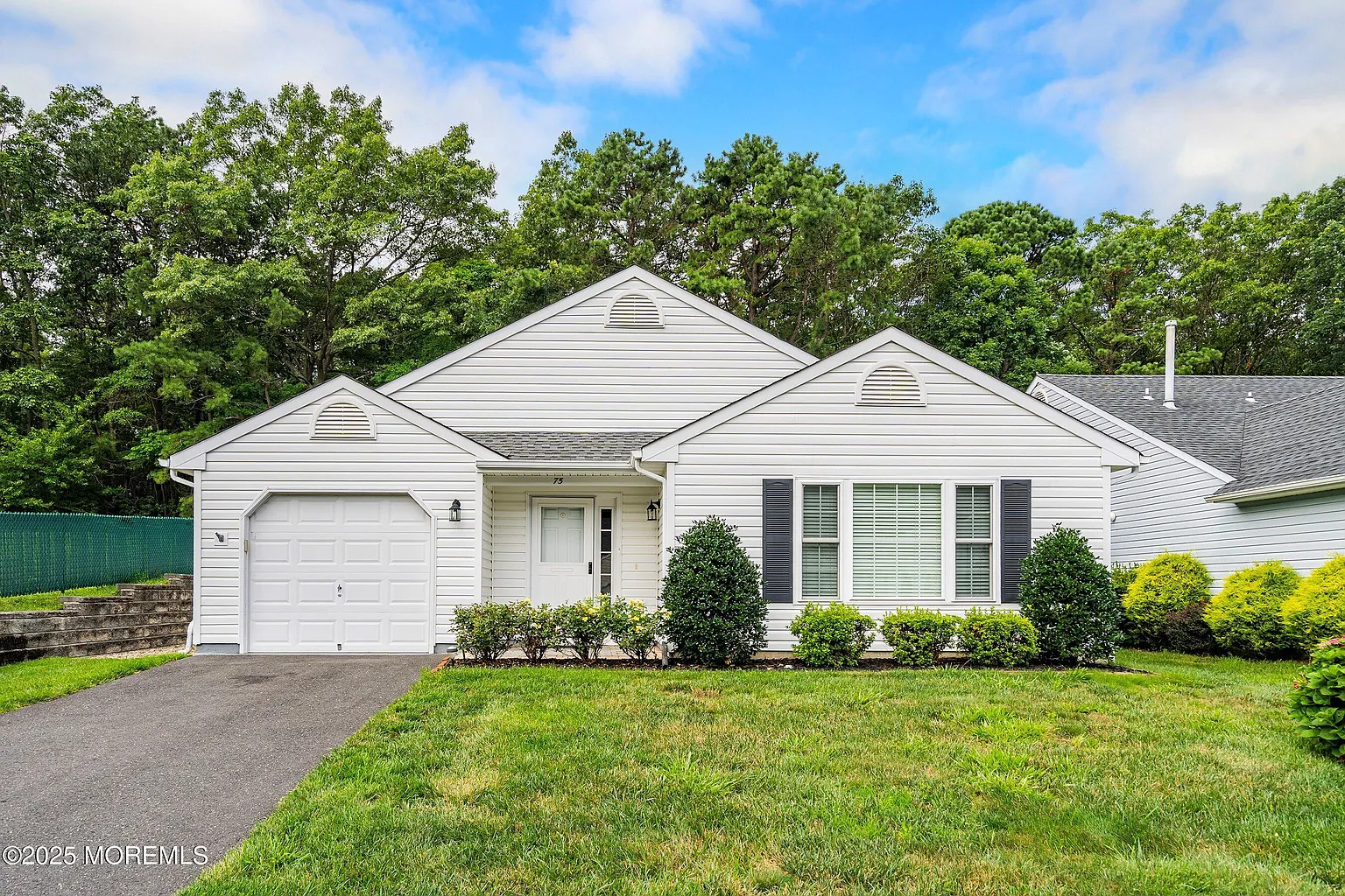 75 Sleepy Hollow Drive photo 1