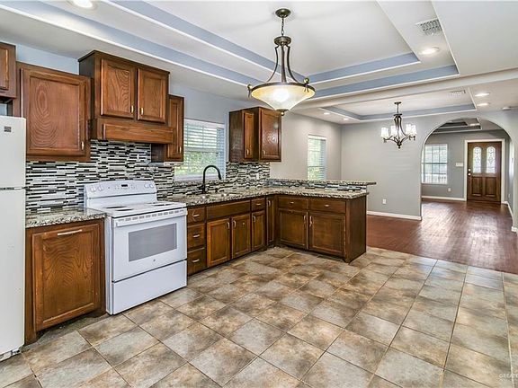3rd image of 603 N Mayberry Blvd