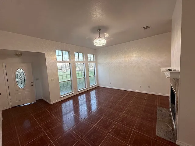 4908 S Clear Creek Rd — Photo 6
