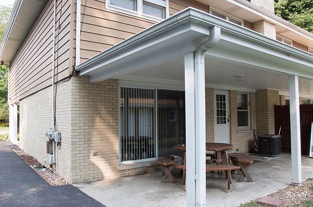 2nd image of 826 Garfield Ave