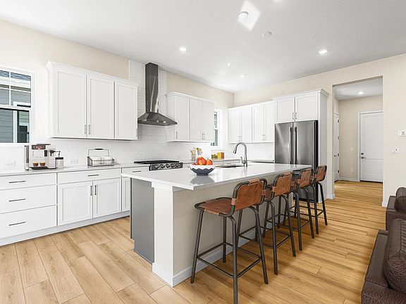 Homesite 70 Kitchen - Virtually Staged