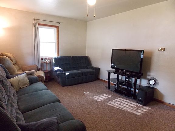 4th image of 300 Renrose Ave