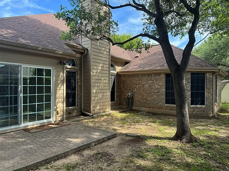 8001 Tallyho Trl — Photo 18
