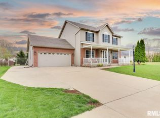 1520 Aspen Dr, Washington, IL 61571