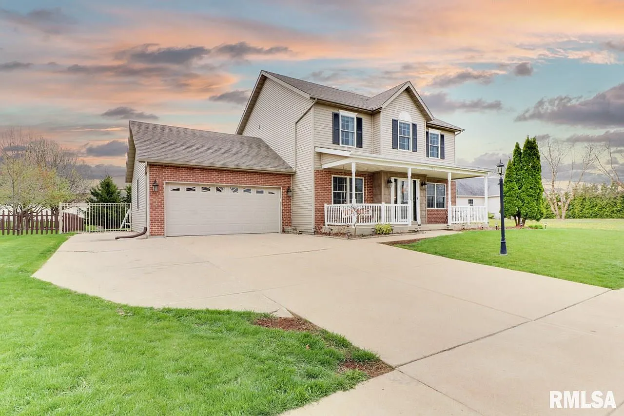 1520 Aspen Dr photo 1