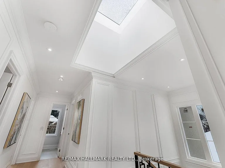 42 Agar Cres #MAIN 2ND FLOOR — Photo 25