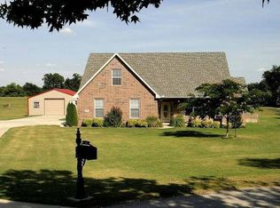 366 Brush Creek Rd, Springdale, AR 72762