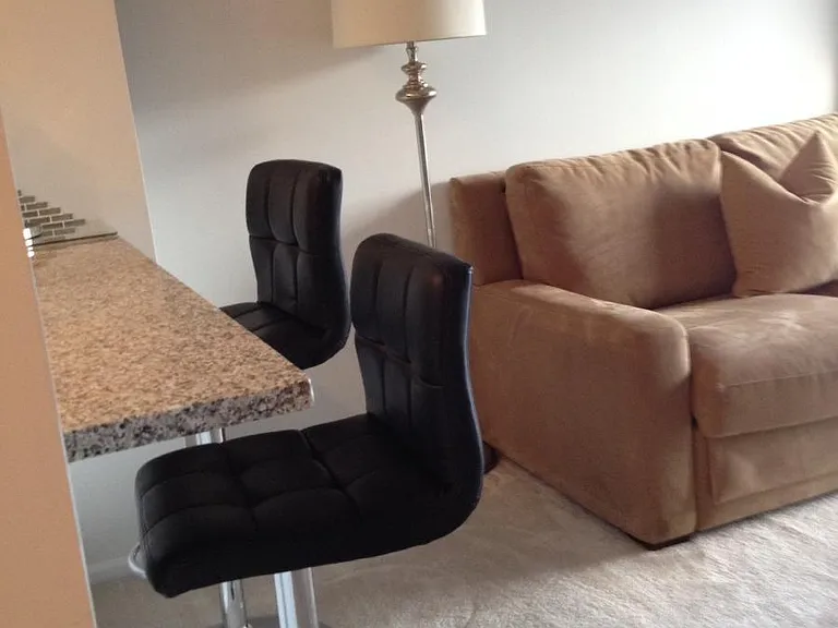 counter/stools