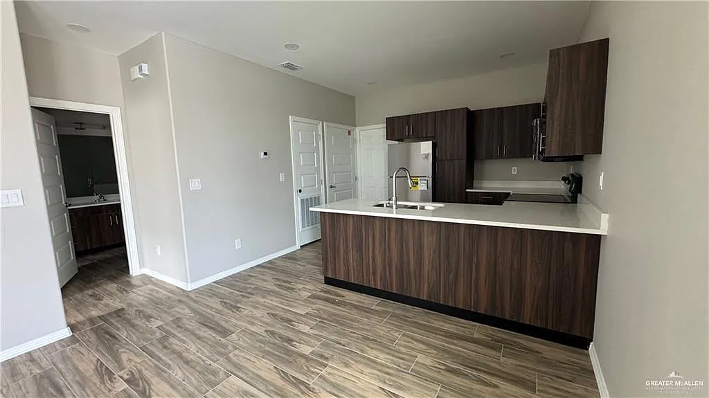 1 bed, 1.0 bath, 1148 sqft, $950 — Photo 3