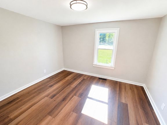 2nd image of 34 Porter St