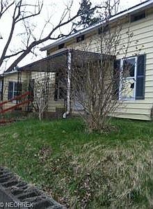 1st image of 184 Gates St