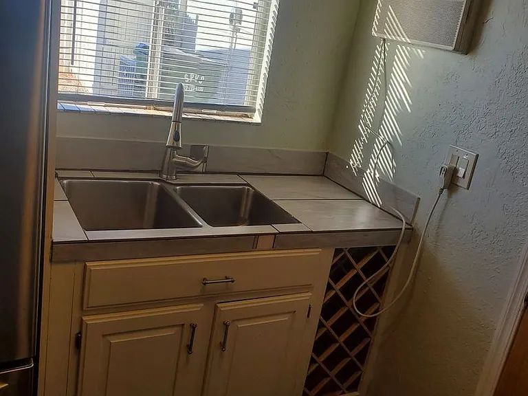 238 E Pederson Dr — Photo 2