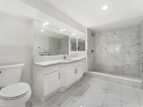 299 Pavonia Avenue image 23 of 43