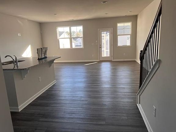 4th image of 1006 Gemma Dr