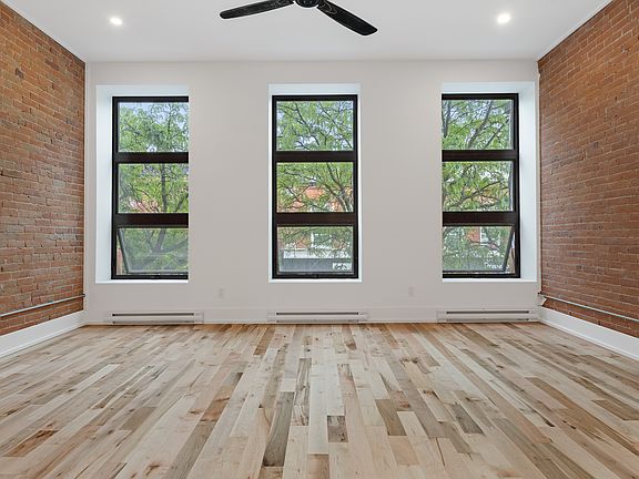 4th image of 73 Pembroke St W #1017611