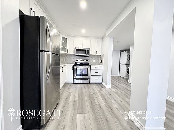 3rd image of 203 Midland Pl #2