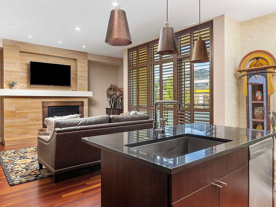 1st image of 1155 Canyon Blvd #205