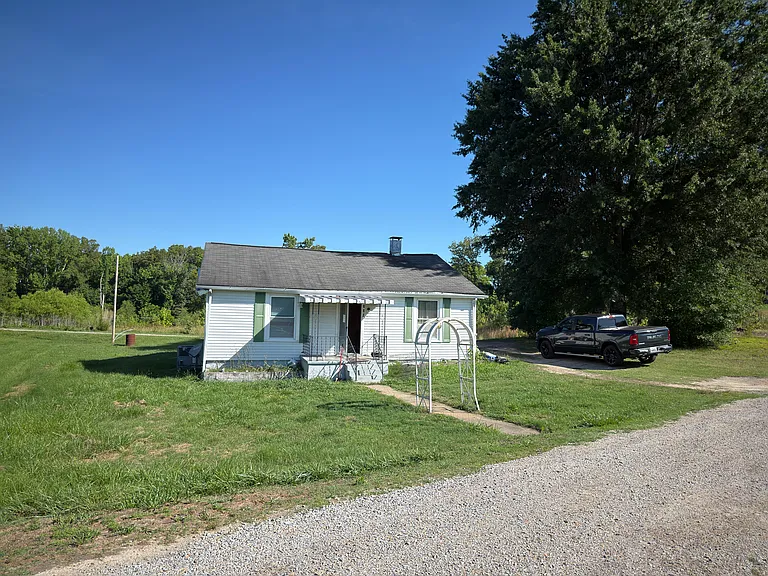230 Eastwood Dr — Photo 1