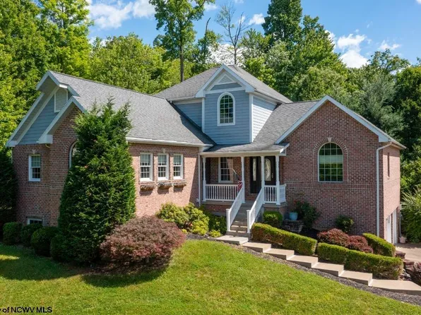 4321 Brettwood Ln, Morgantown, WV 26508