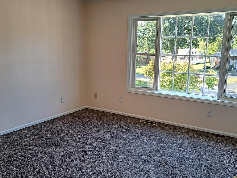 1601 Friendship Rd — Photo 5