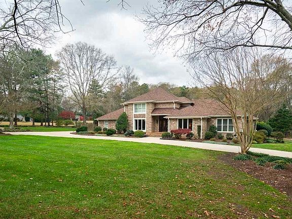 3rd image of 110 Ponders Ray Ln