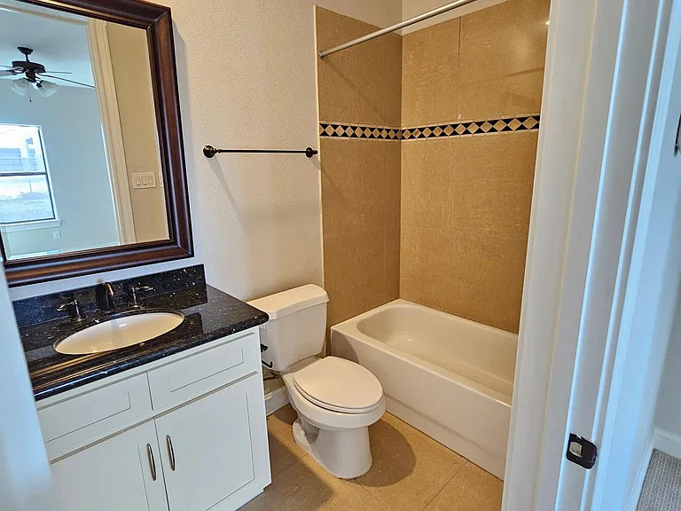 Ensuite bathroom in 1st floor bedroom