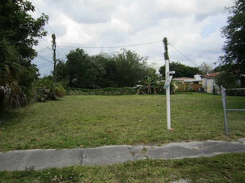 1st image of 2208 SW 3rd Ave #A-b