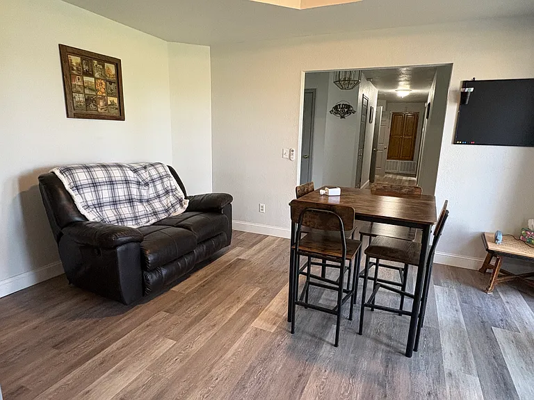 coffee/sitting room