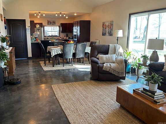 4th image of 1069 County Road 973