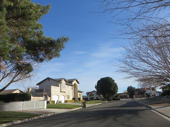 4th image of 18555 Niagara Dr