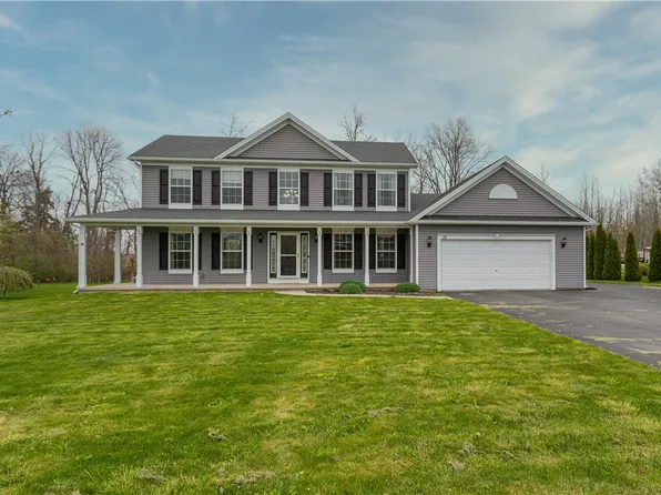16 Blue Mountain Dr, Hilton, NY 14468